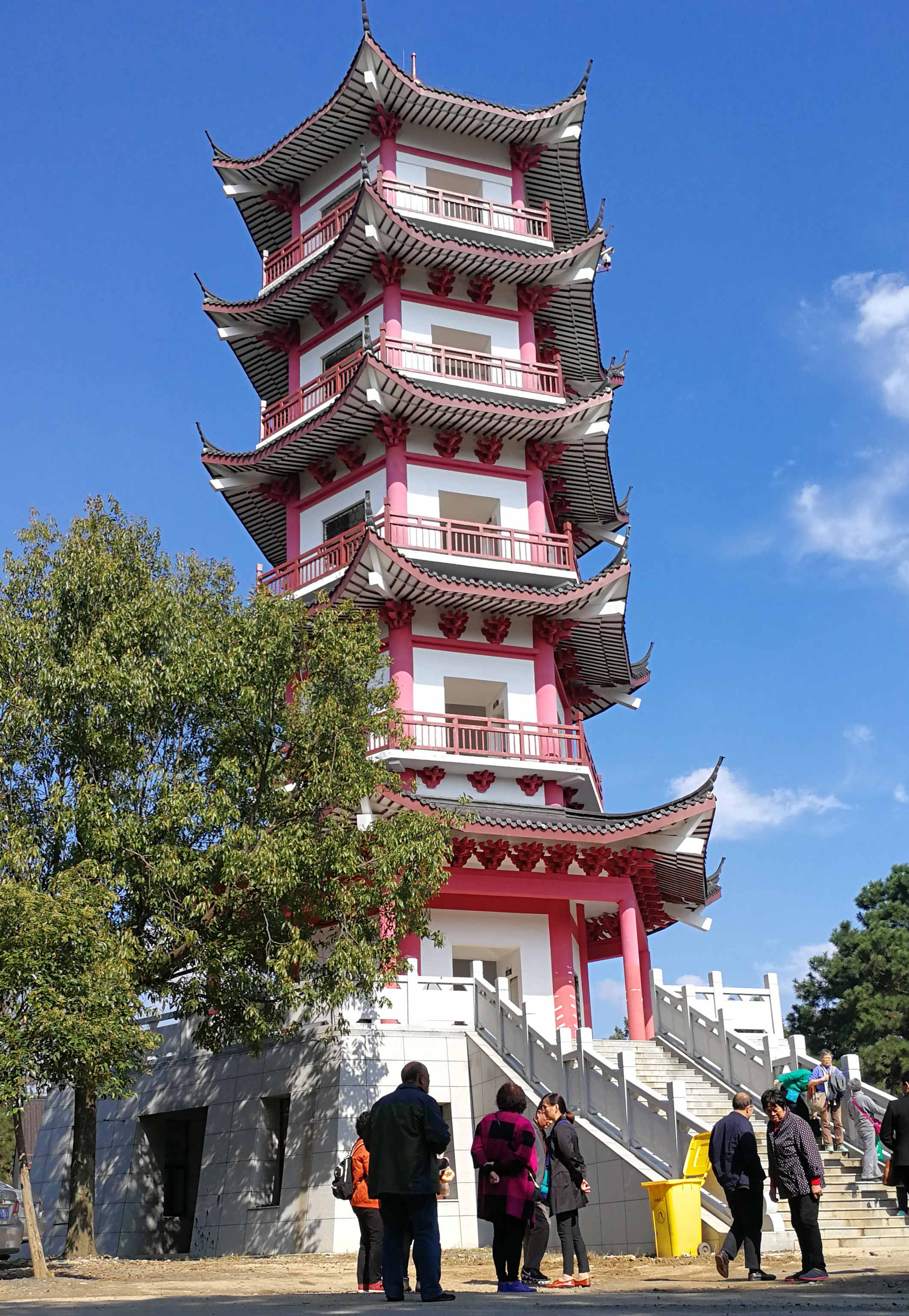 山顶上的塔.jpg