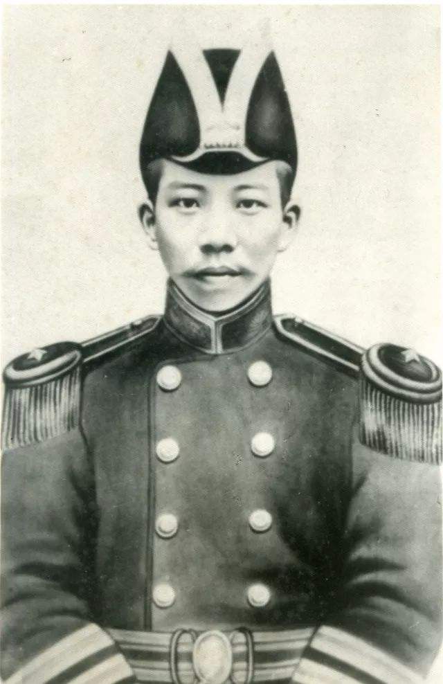 盛白沙像.jpg