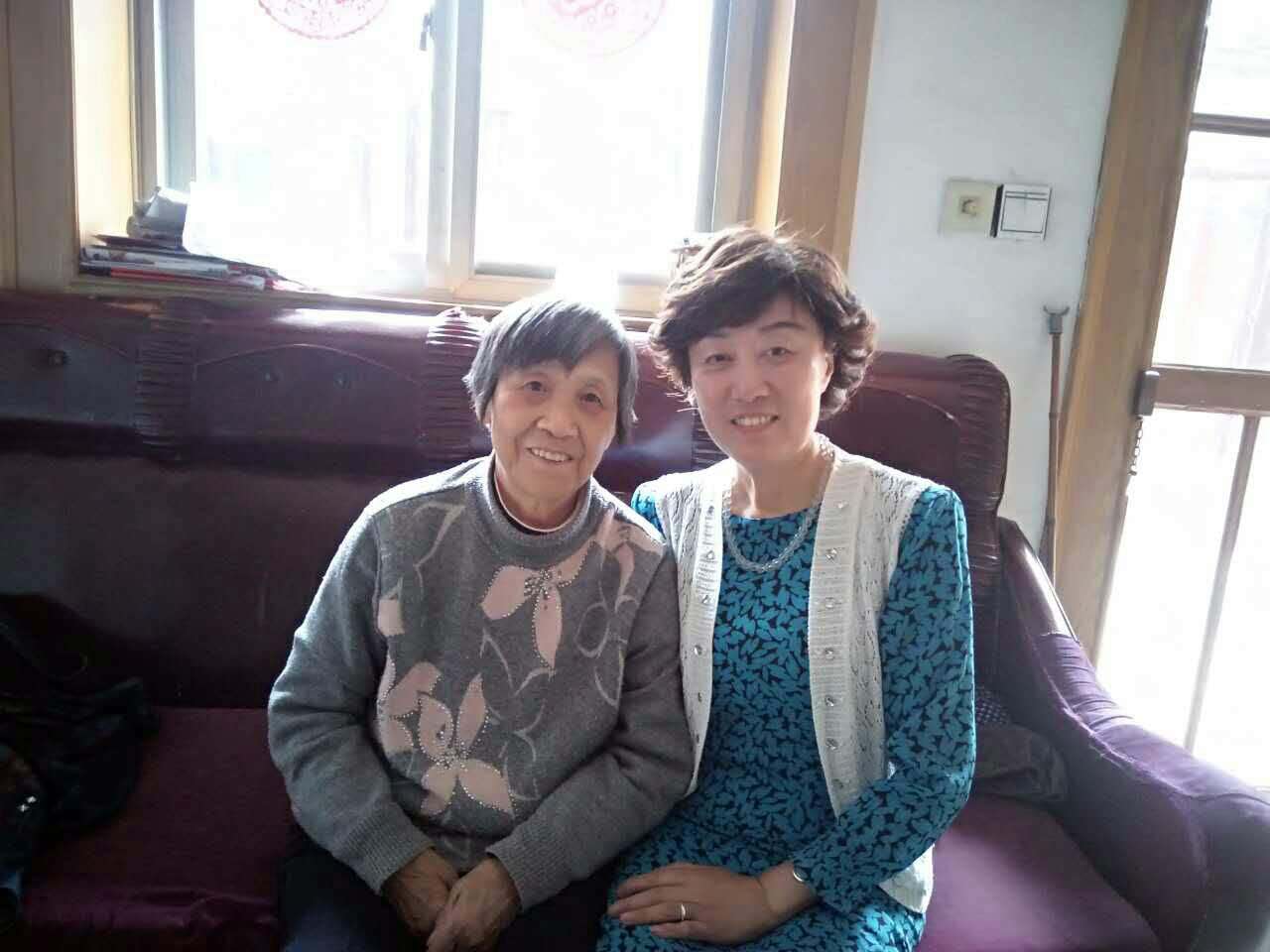 我妈和李爱萍合影.jpg