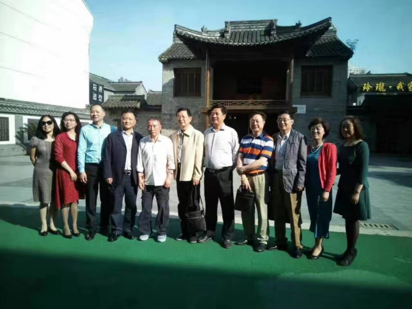 部分老队员合影.jpg