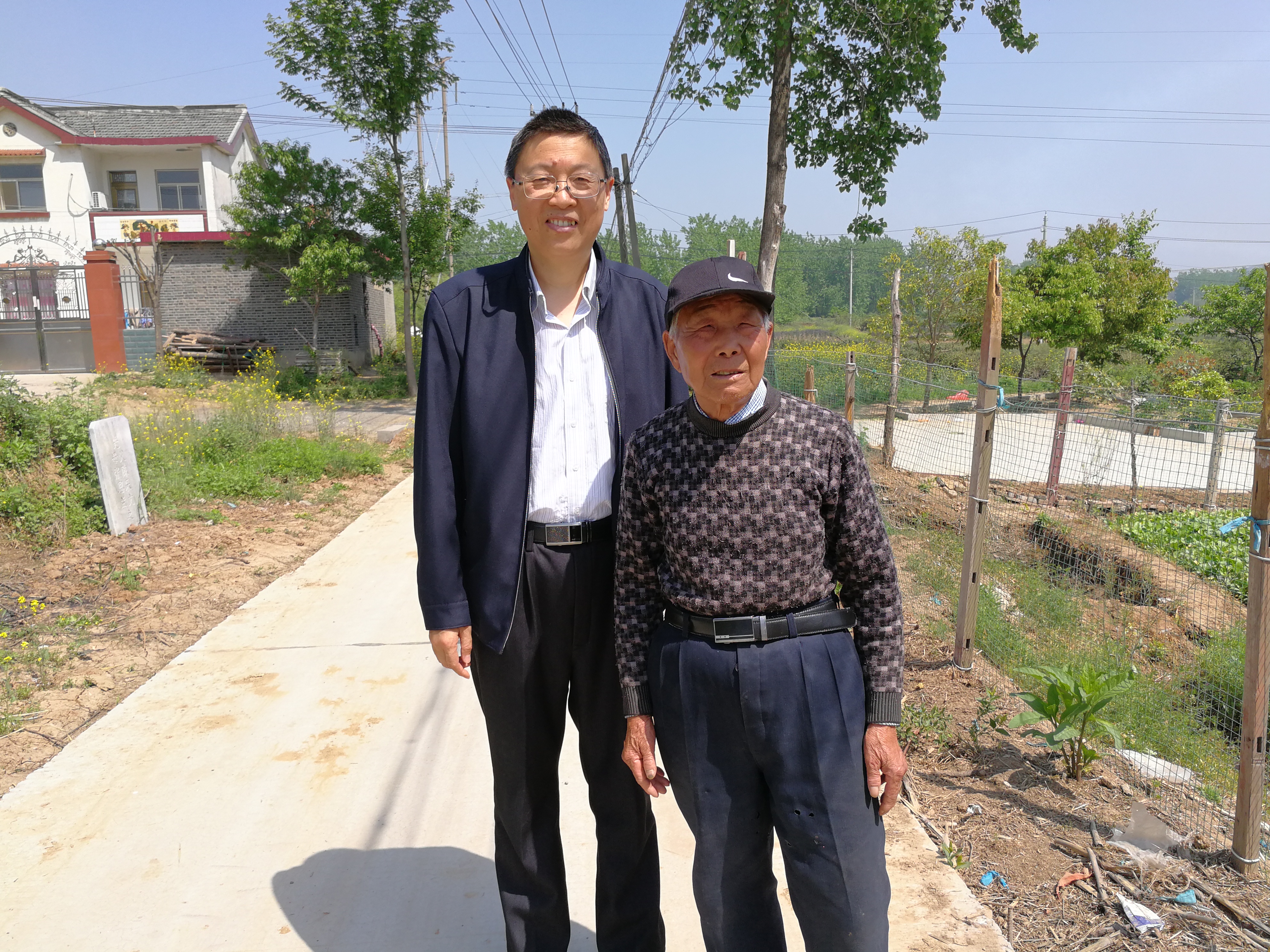 与金玉坤合影.jpg