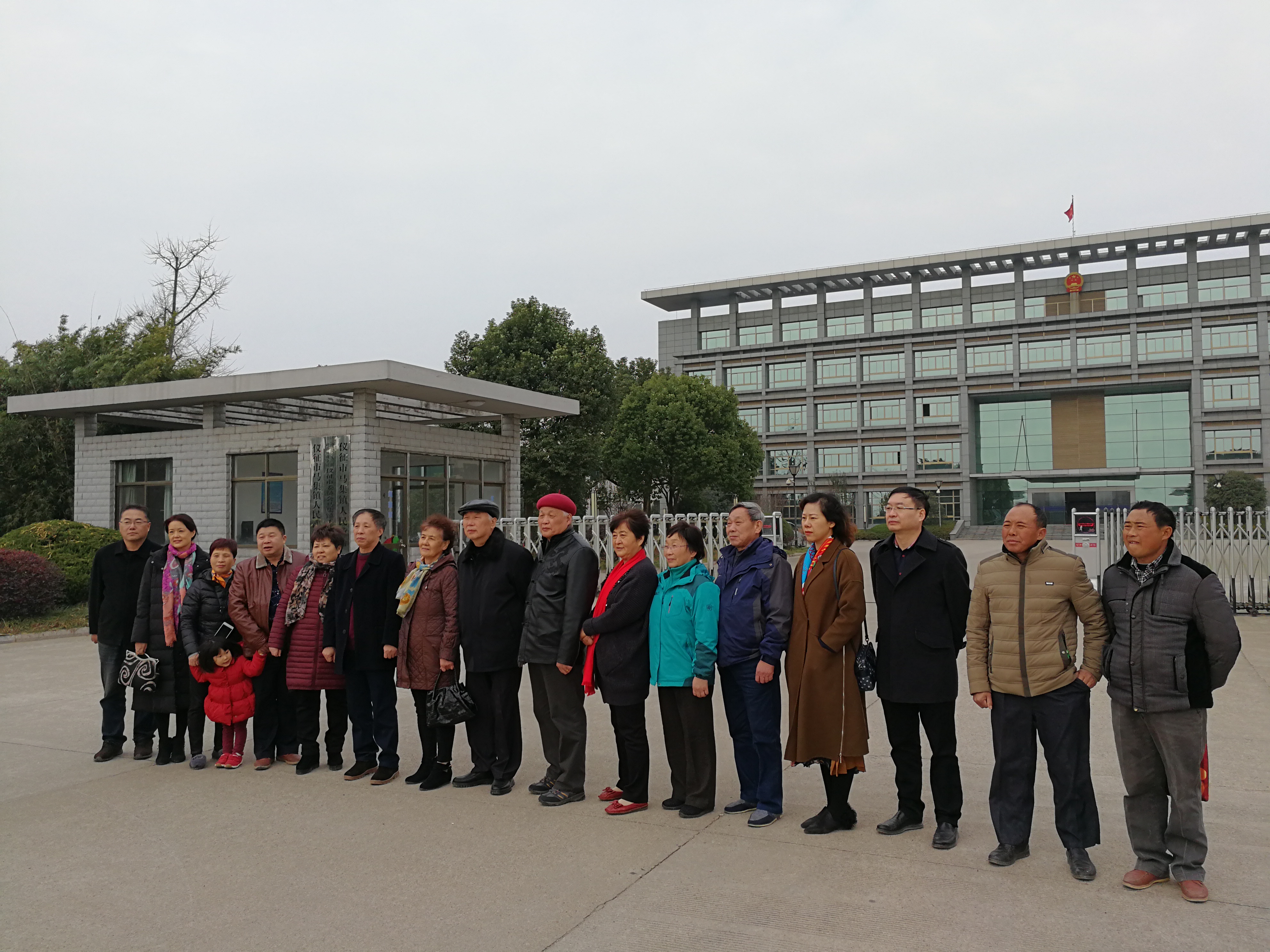 江阴巴氏后人回乡.jpg