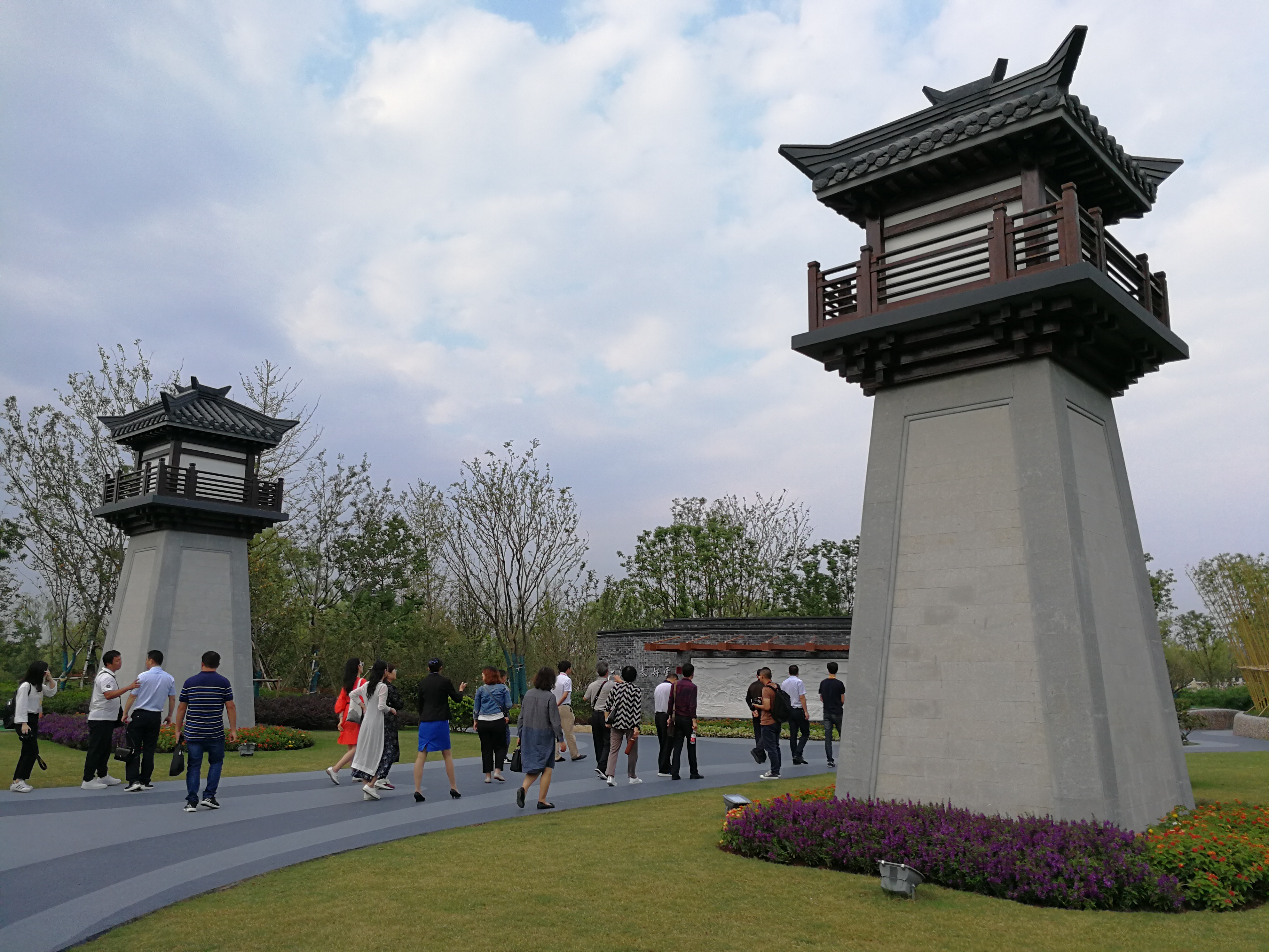 宿迁馆汉阙.jpg