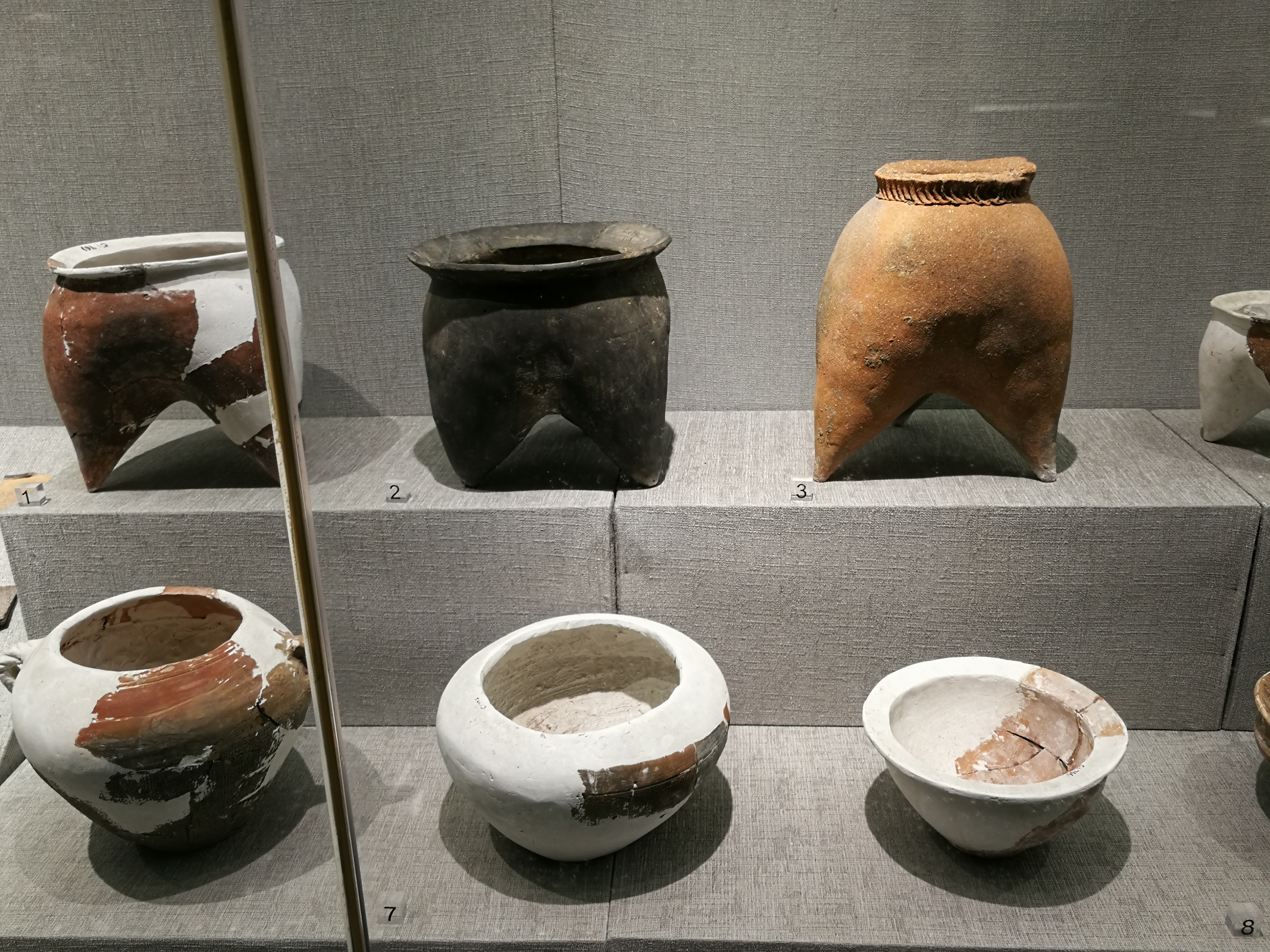 神墩出土文物.jpg