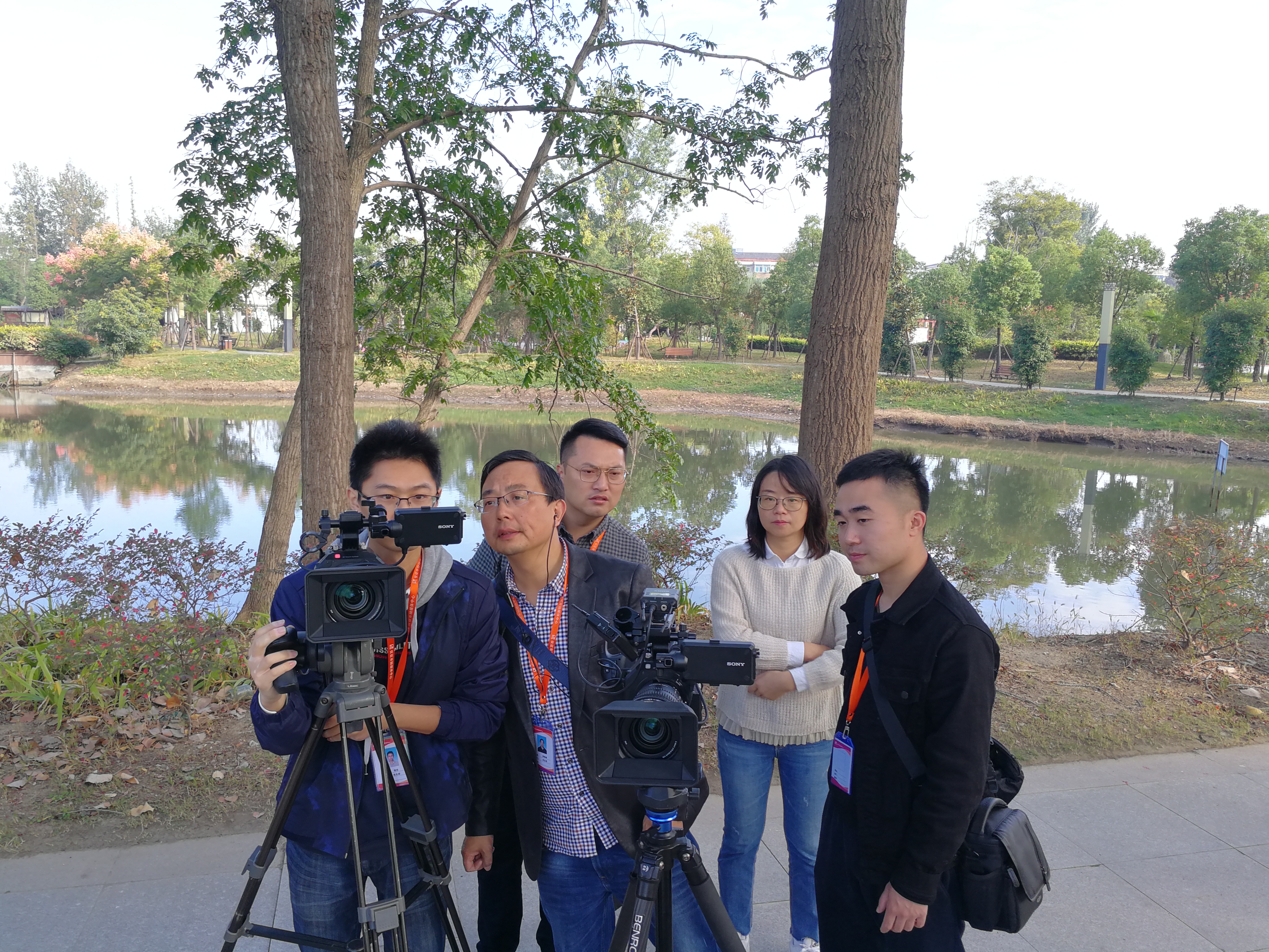 摄像师们.jpg