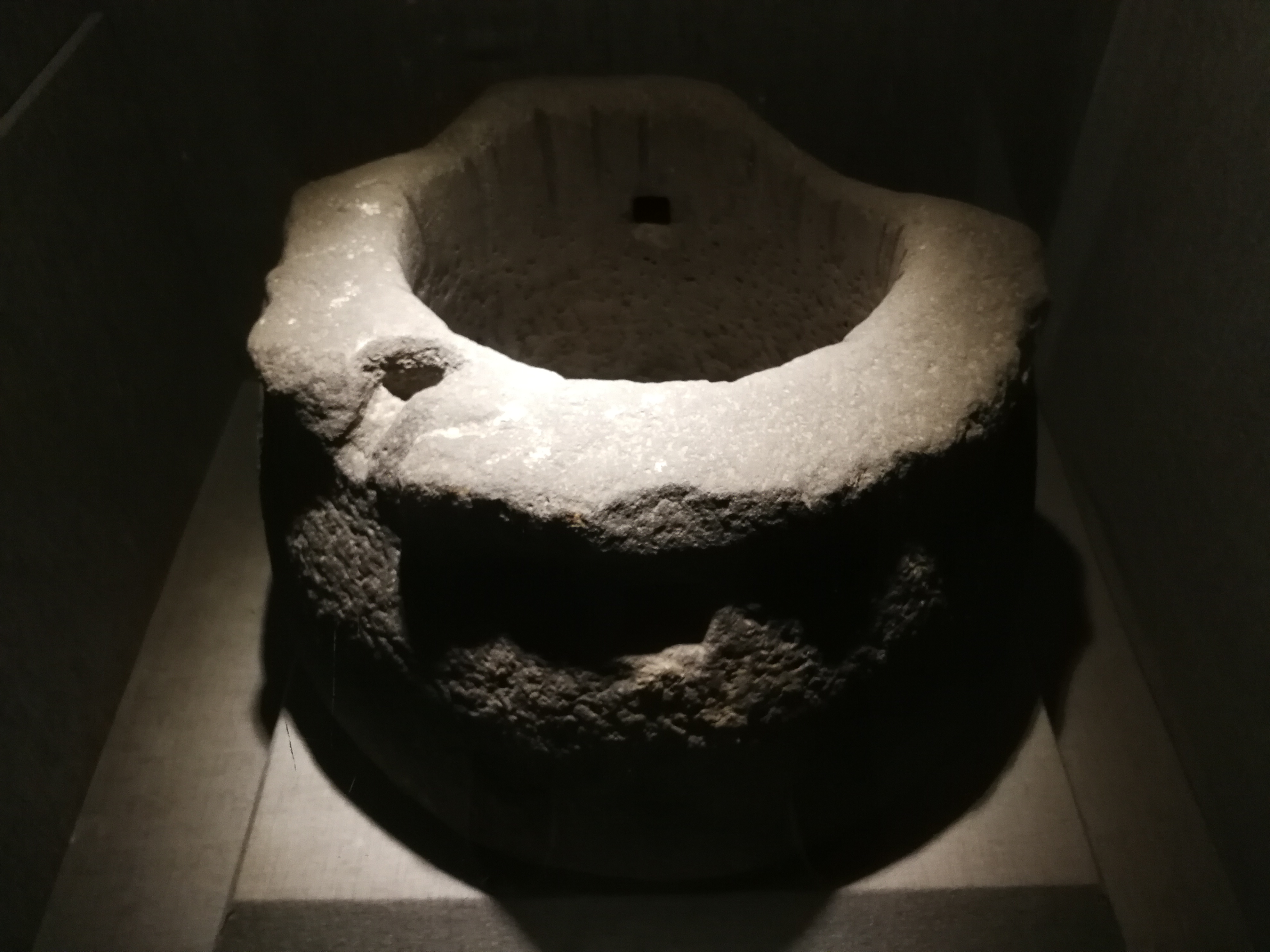 西晋元康古井栏.jpg