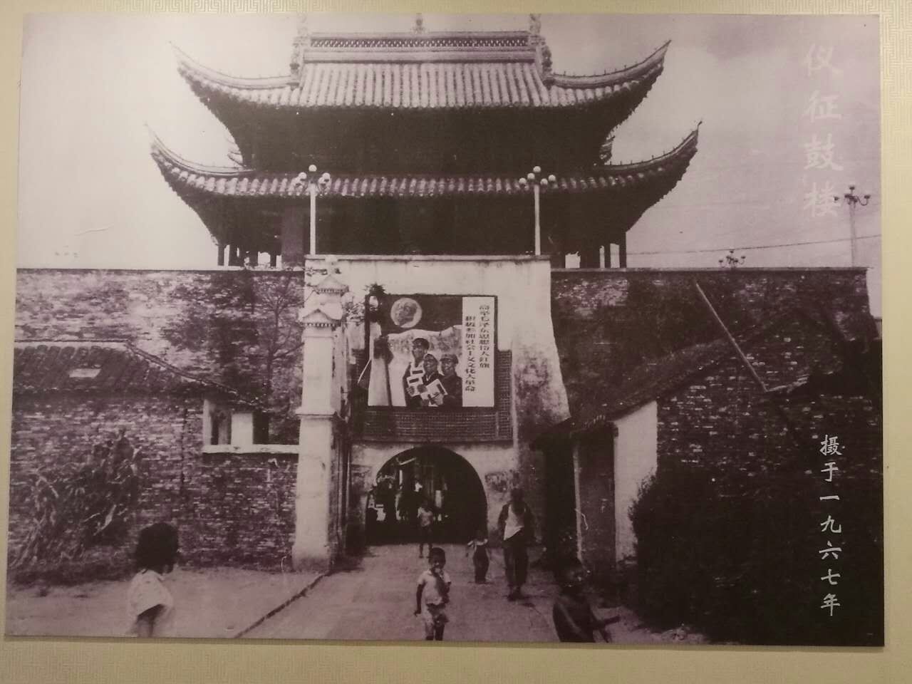 1967年鼓楼.jpg