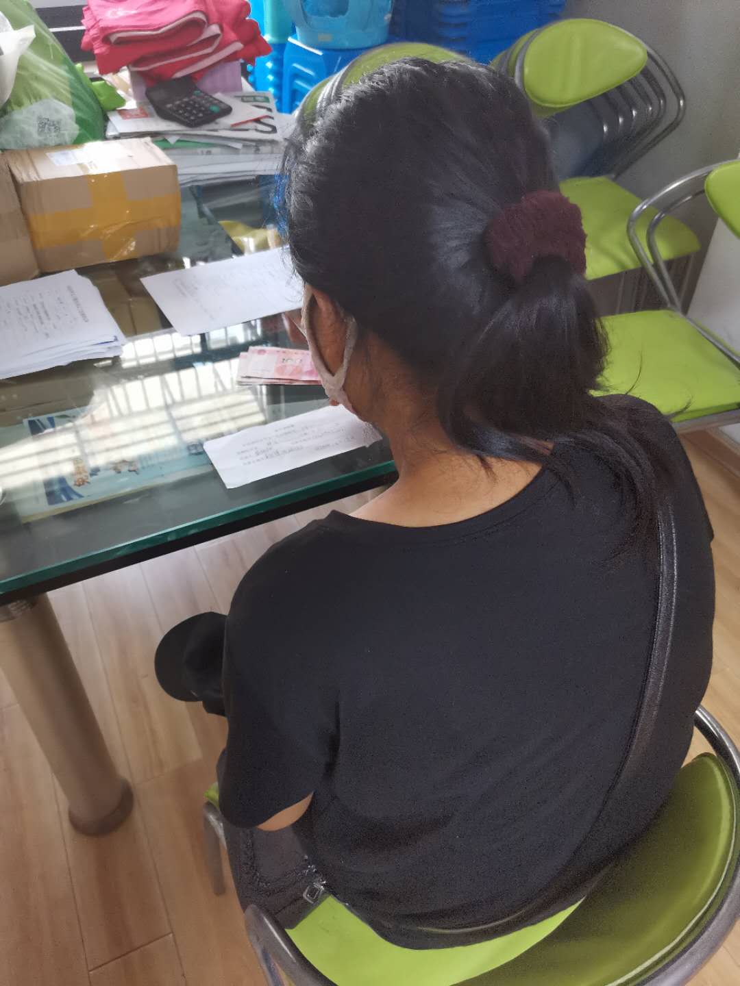 邹盛俐领助学款.jpg
