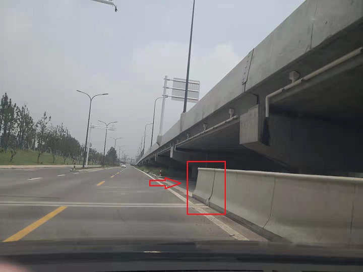 河东侧