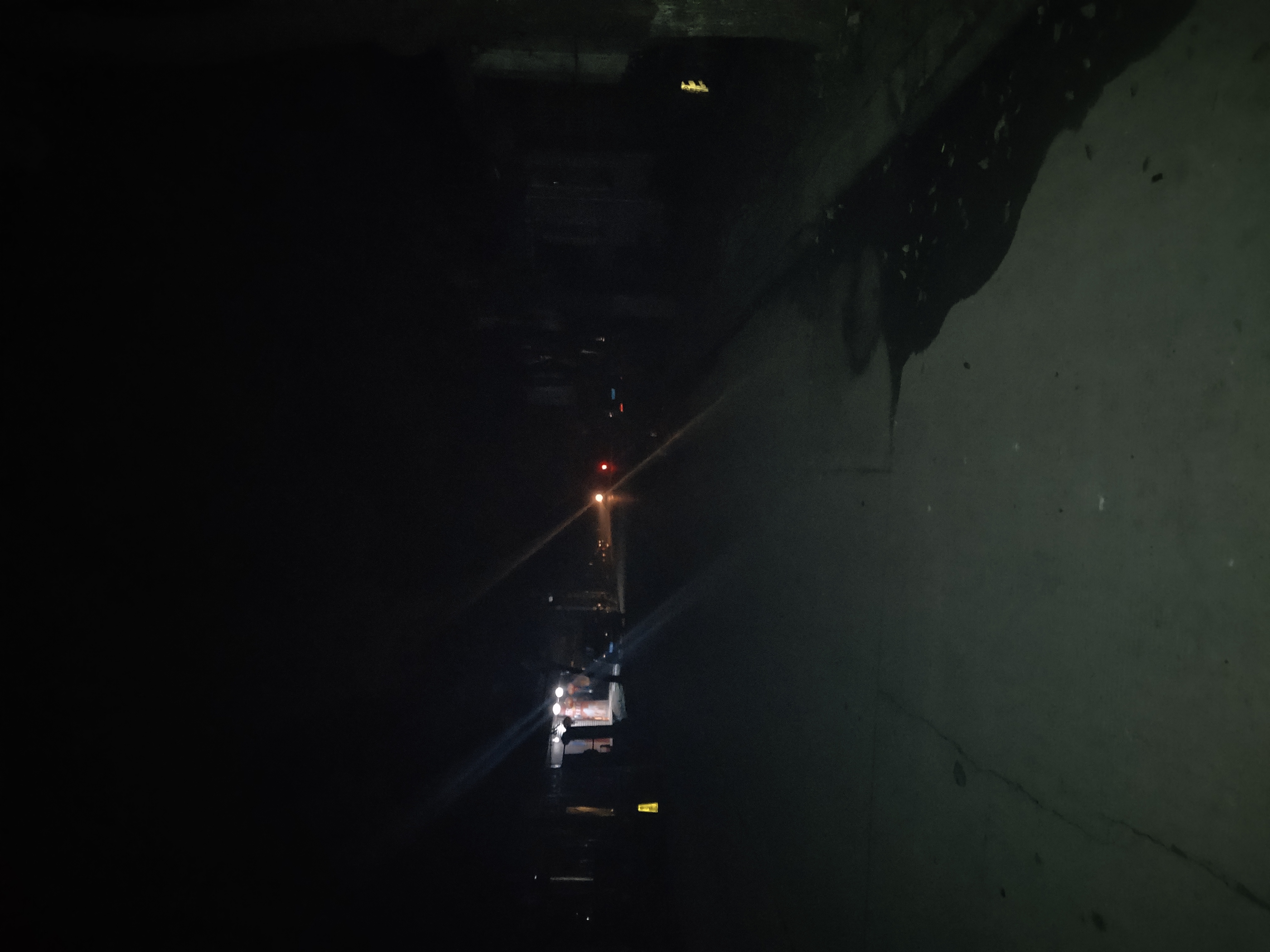 开闪光灯路况