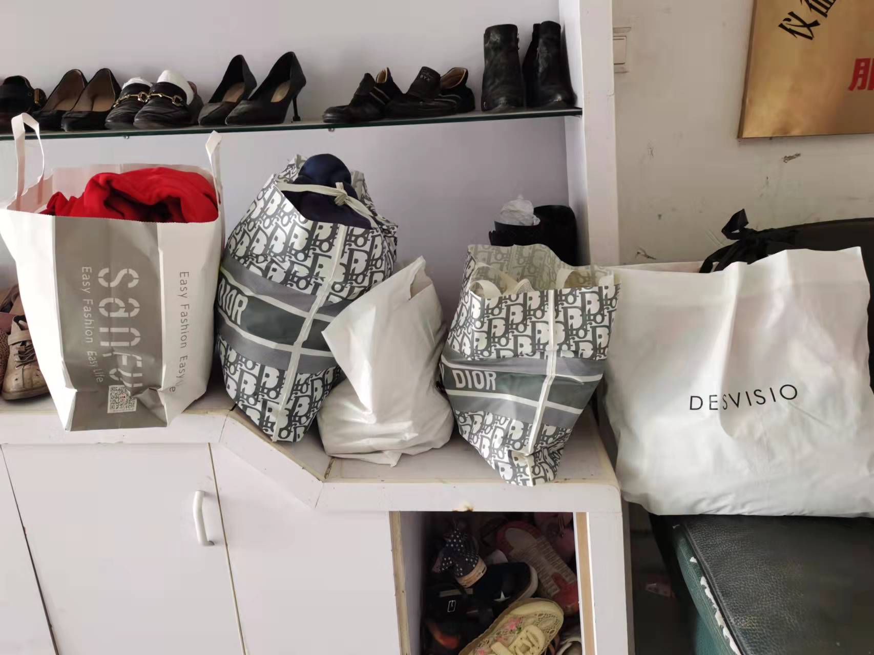 爱心物资捐赠.jpg