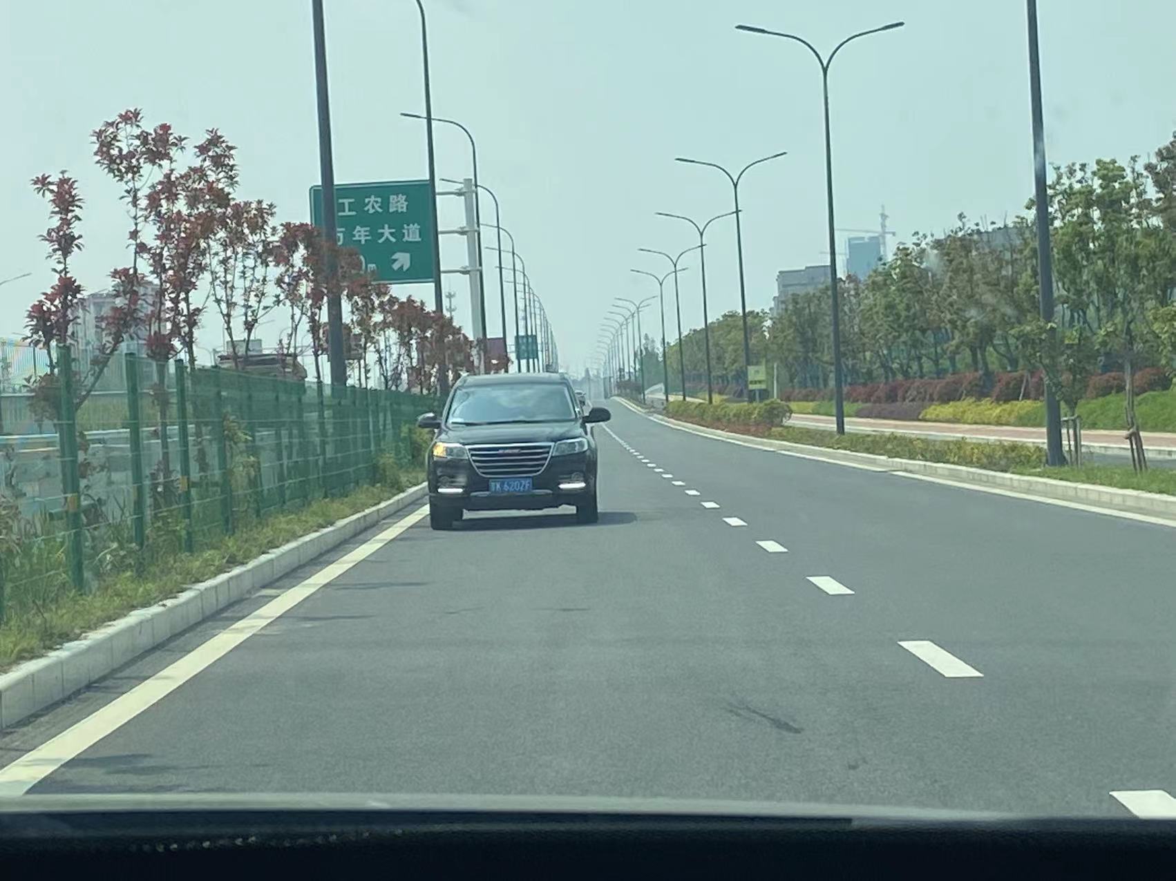 车辆逆行