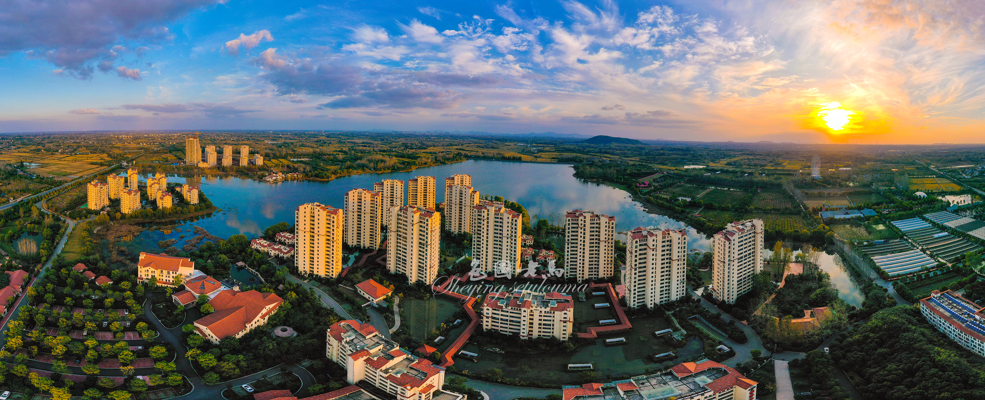 天乐湖夕照ccv.jpg