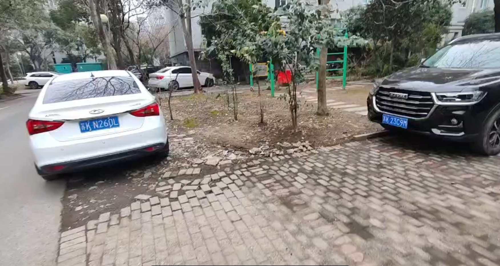 小区现状01