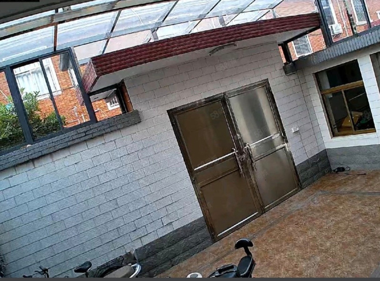 Screenshot_20251030_100713_com_anjuke_android_app_ApartmentBigImageActivity_edit.jpg