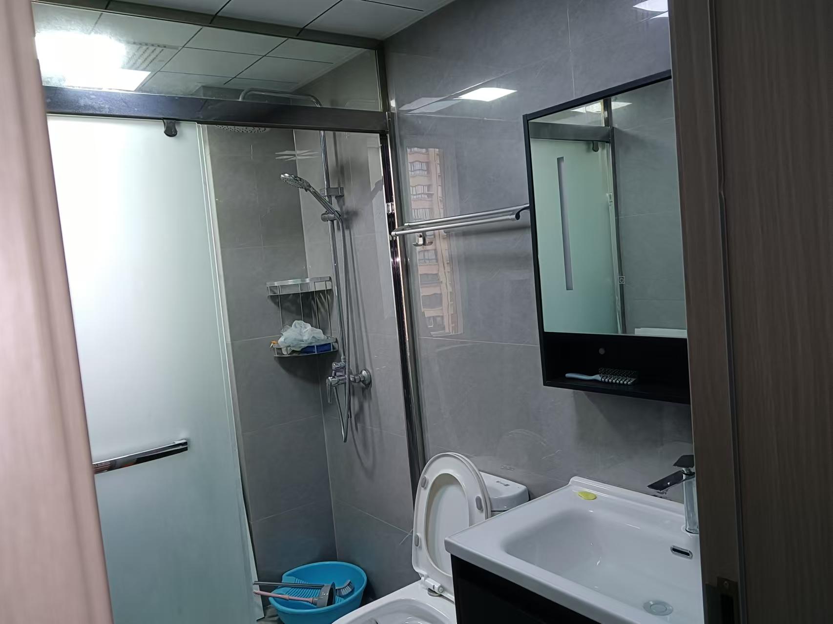 170007dc5gv76jq5p038nr.jpg