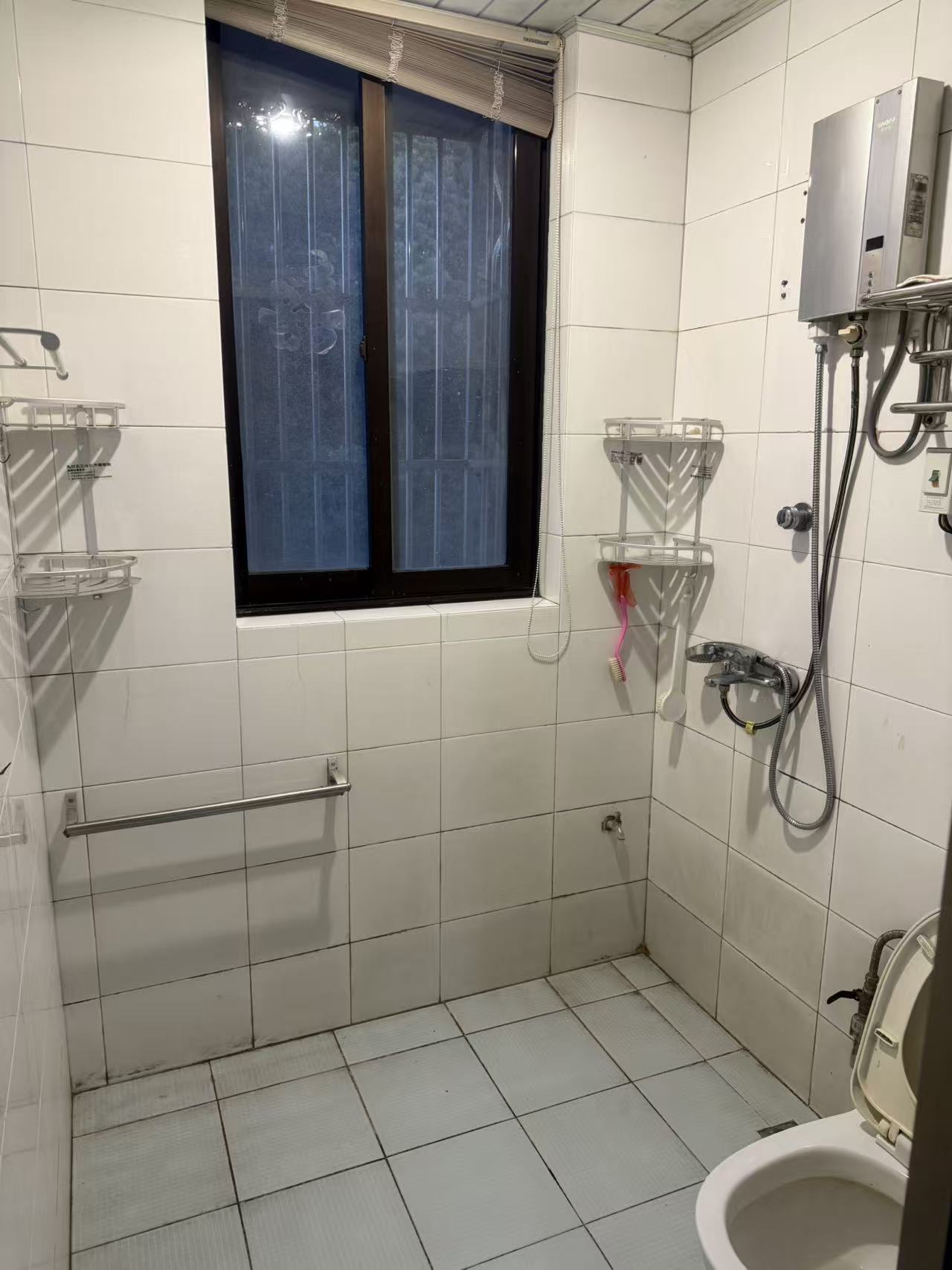 361233d807fe131e17792db8549f9345.jpg