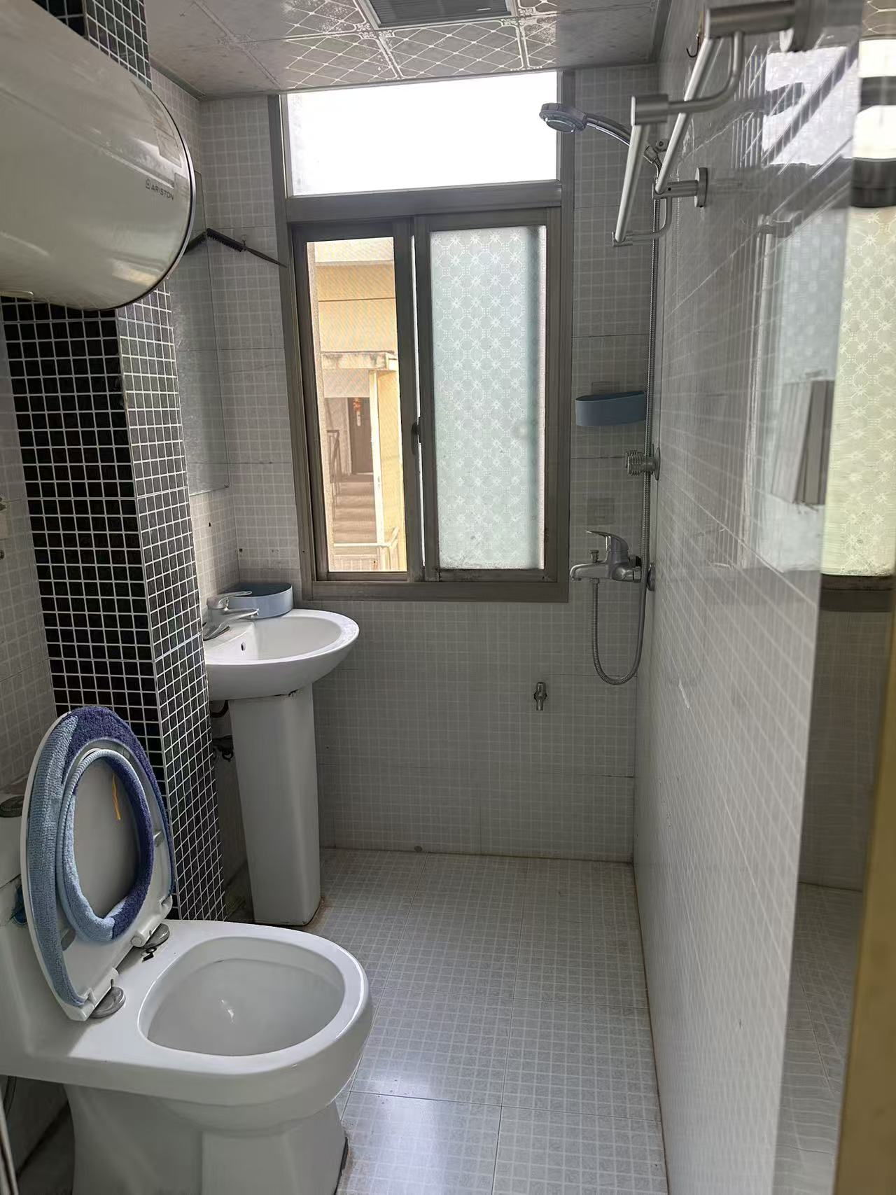 e8cbd92511bd7afd4db2a5464a784bd9.jpg